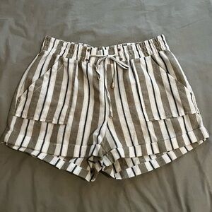 Women’s stripped linen shorts